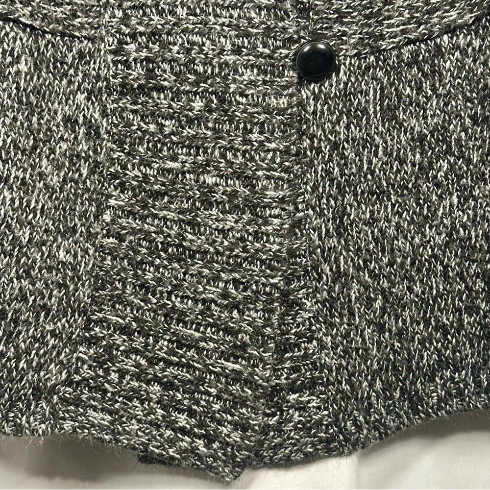 Women’s Jones New York Black and White Knit Sweater - Picture 4 of 5